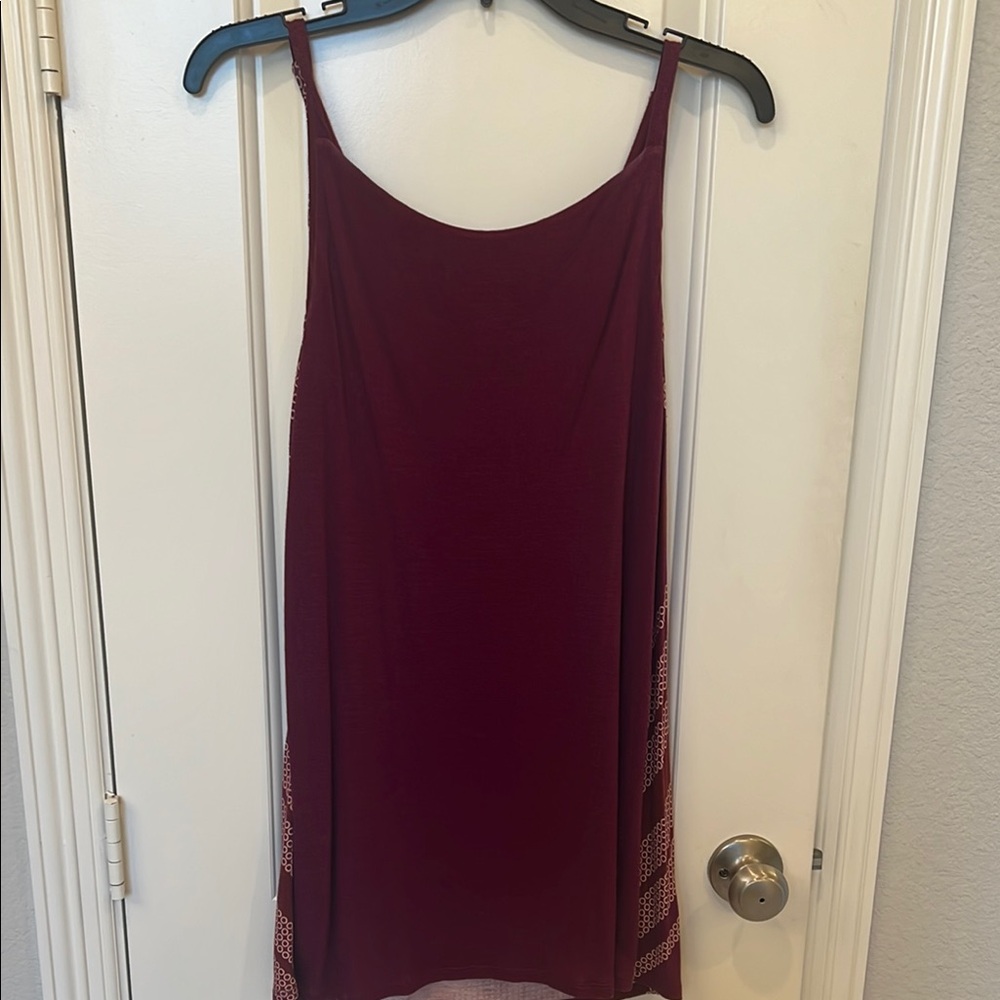 CAbi Burgundy and White Women's Top - Picture 4 of 5